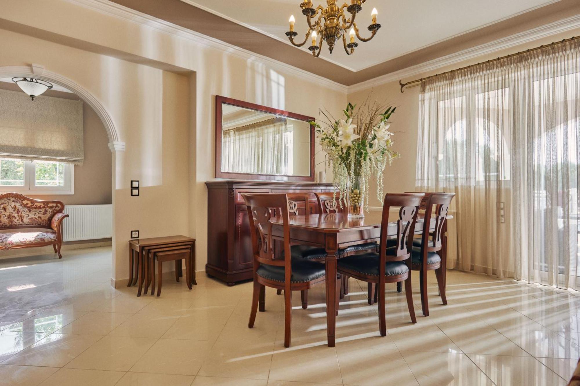 Lagini Villa